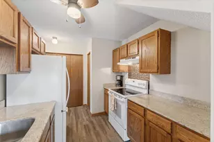 13717 Inglewood Ave, Savage, MN 55378 - Photo 15