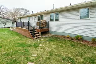 10715 15th Ave N, Plymouth, MN 55441 - Photo 3