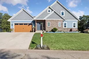 487 Northern Lights Dr, Prescott, WI 54021 - Photo 1