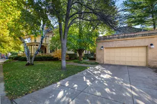 1005 Mt Curve Ave, Minneapolis, MN 55403 - Photo 15