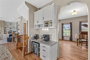 744 Theis Dr, Shakopee, MN 55379 - Photo 11