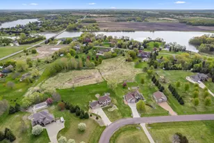 744 Theis Dr, Shakopee, MN 55379 - Photo 51