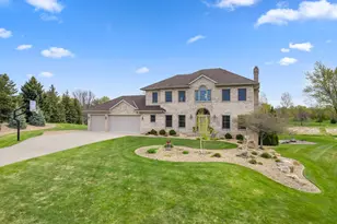 744 Theis Dr, Shakopee, MN 55379 - Photo 1