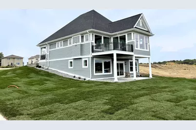 9064 Mills Lane, Chanhassen, MN 55317 - Photo 3