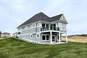9064 Mills Ln, Chanhassen, MN 55317 - Photo 3