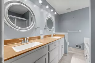 1672 Windsor Dr S, Shakopee, MN 55379 - Photo 43
