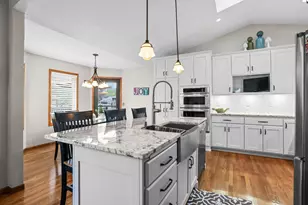 12481 88th Pl N, Maple Grove, MN 55369 - Photo 9