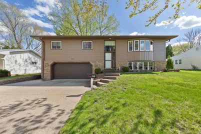 555 13th Street NE, Owatonna, MN 55060 - Photo 1