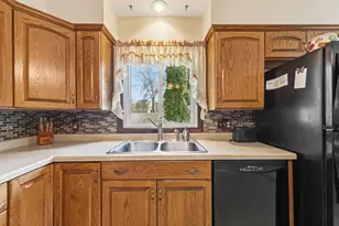 555 13th St NE, Owatonna, MN 55060 - Photo 9