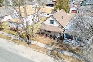 304 2nd Ave NW, Chisholm, MN 55719 - Photo 9