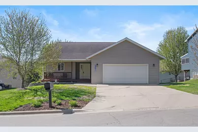561 12th Street SW, Faribault, MN 55021 - Photo 1