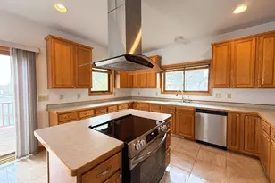 676 12th Ave NW, New Brighton, MN 55112 - Photo 9