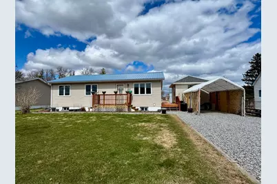 305 Lincoln Street SE, Warroad, MN 56763 - Photo 3