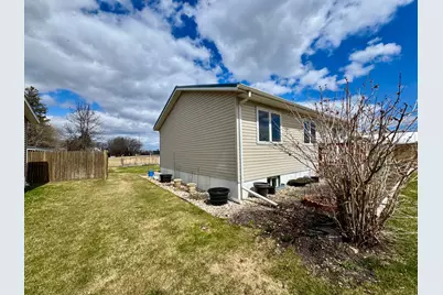 305 Lincoln Street SE, Warroad, MN 56763 - Photo 21