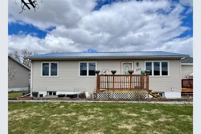 305 Lincoln Street SE, Warroad, MN 56763 - Photo 1
