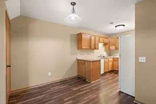208 E Orchard St, Belle Plaine, MN 56011 - Photo 9