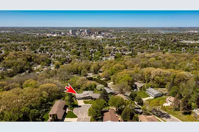 1607 Wilshire Court NE, Rochester, MN 55906 - Photo 9