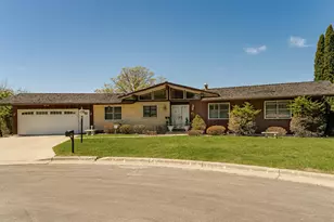 1607 Wilshire Ct NE, Rochester, MN 55906 - Photo 11