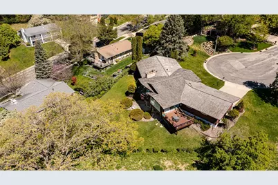 1607 Wilshire Court NE, Rochester, MN 55906 - Photo 5