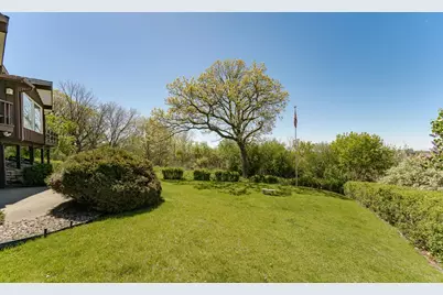 1607 Wilshire Court NE, Rochester, MN 55906 - Photo 17