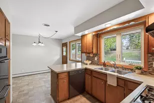 11213 River Hills Dr, Burnsville, MN 55337 - Photo 7