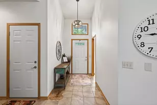 9016 Meadow Pl, Savage, MN 55378 - Photo 3