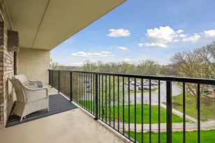 10411 Cedar Lake Rd, Hopkins, MN 55305 - Photo 11