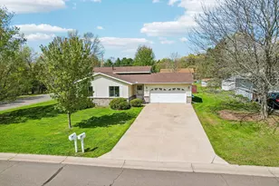 931 Chestnut St, Taylors Falls, MN 55084 - Photo 1