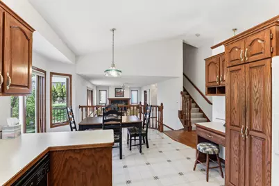 4676 Hamlet Avenue N, Oakdale, MN 55128 - Photo 9
