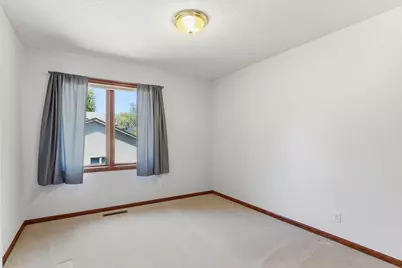 4676 Hamlet Avenue N, Oakdale, MN 55128 - Photo 27