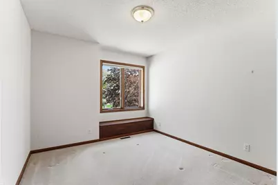 4676 Hamlet Avenue N, Oakdale, MN 55128 - Photo 25
