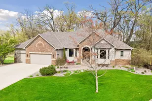 2865 Autumn Woods Dr, Chaska, MN 55318 - Photo 1