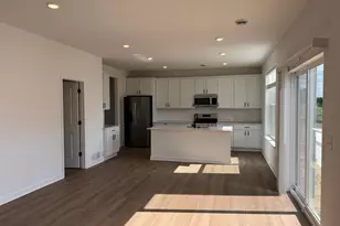 18325 Gladiator Dr, Lakeville, MN 55068 - Photo 3