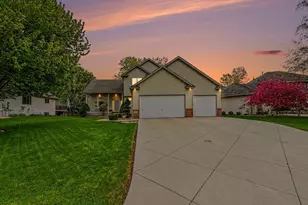 4517 Alicia Dr, Inver Grove Heights, MN 55077 - Photo 1