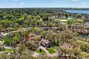 114 Wildwood Bay Dr, Mahtomedi, MN 55115 - Photo 33