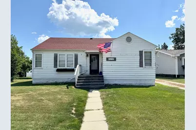 406 3rd Street NE, Roseau, MN 56751 - Photo 1