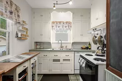 209 Robie Street W, Saint Paul, MN 55107 - Photo 9