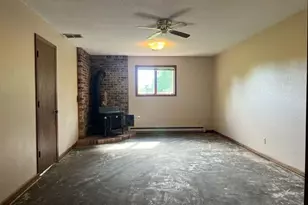2114 Jannsen Ct, Menomonie, WI 54751 - Photo 29