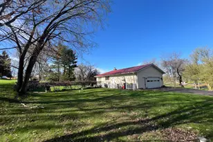 2114 Jannsen Ct, Menomonie, WI 54751 - Photo 33