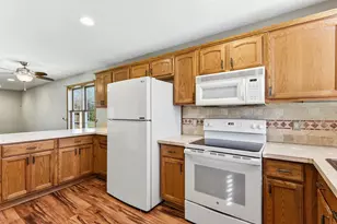 411 N Walnut St, Belle Plaine, MN 56011 - Photo 9