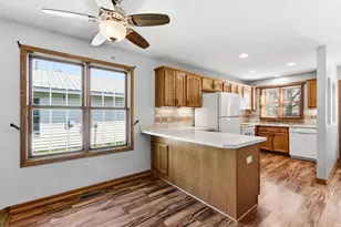 411 N Walnut St, Belle Plaine, MN 56011 - Photo 7