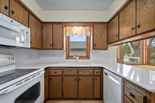 1494 Creek Park Ln, Fridley, MN 55432 - Photo 11