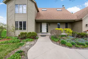 4540 Wellington Ln N, Plymouth, MN 55442 - Photo 5