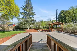 319 Bellwood Ave, Maplewood, MN 55117 - Photo 11