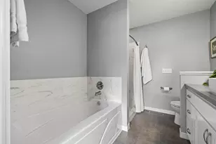 319 Bellwood Ave, Maplewood, MN 55117 - Photo 27