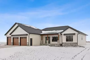 1555 72nd Ave S, Fargo, ND 58104 - Photo 3