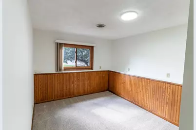 9724 Washburn Avenue N, Brooklyn Park, MN 55444 - Photo 5
