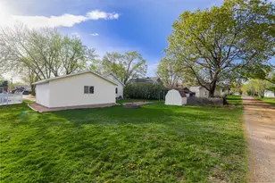 219 S Cedar St, Belle Plaine, MN 56011 - Photo 31