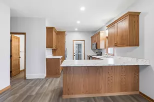 219 S Cedar St, Belle Plaine, MN 56011 - Photo 9