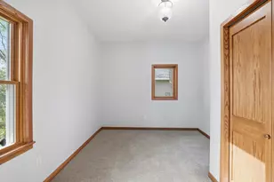 219 S Cedar St, Belle Plaine, MN 56011 - Photo 5